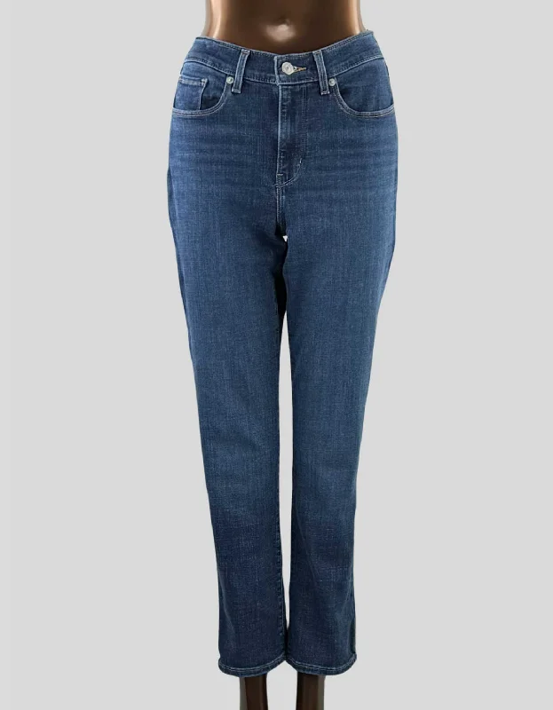 LEVI'S Classic Straight Jeans - 28 US Trendy Wide-Legged High-Waist Jeans