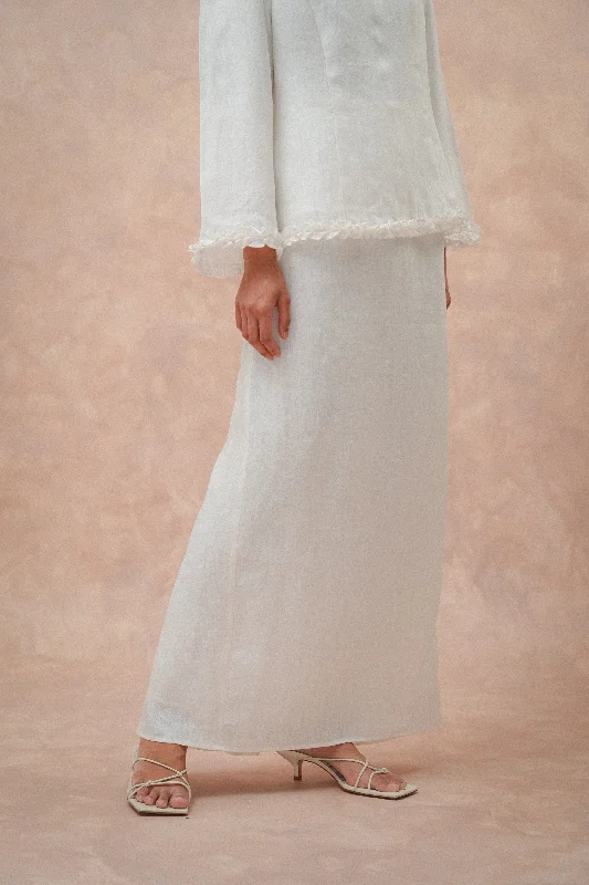 The Classic Pleated Linen Skirt in Ivory silk skirt sleek