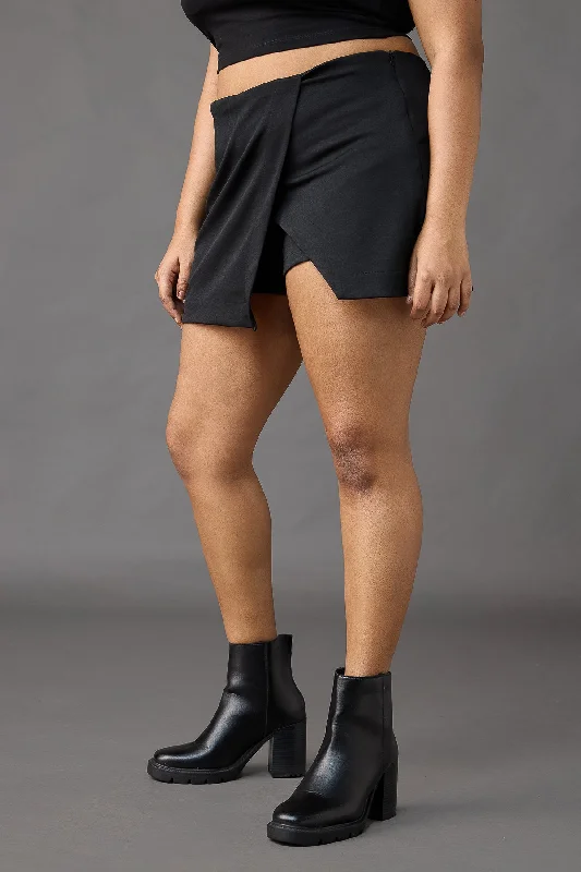 Sculpted Curves Black Skort