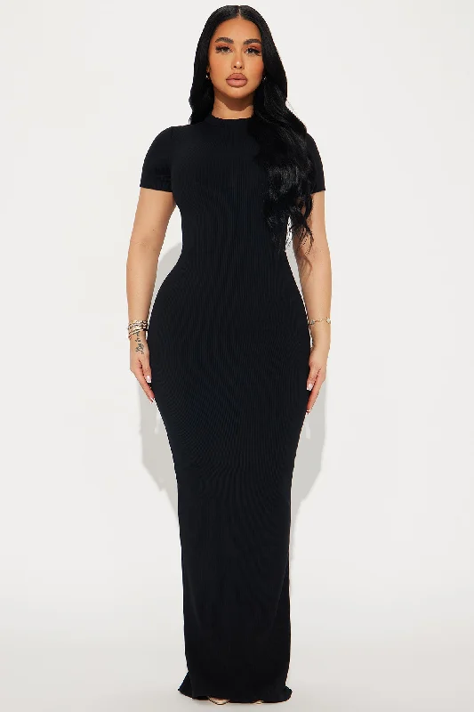 Cora Snatched Maxi Dress - Black