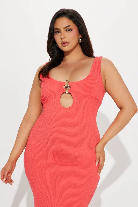 Corina Textured Maxi Dress - Coral