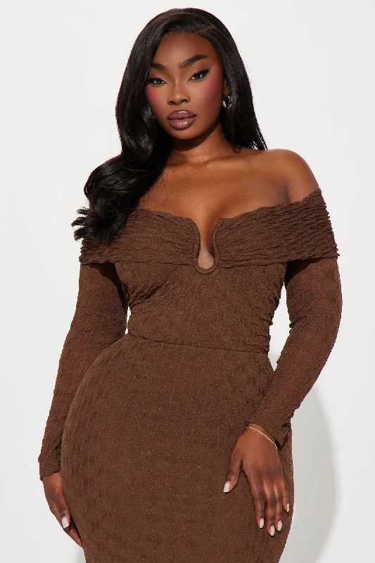 Kim Off Shoulder Maxi Dress - Brown