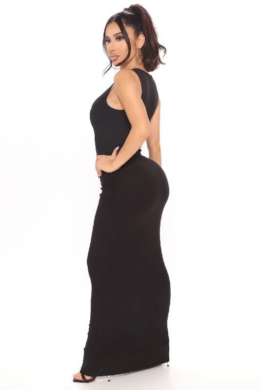 Mulberry Street Maxi Dress - Black