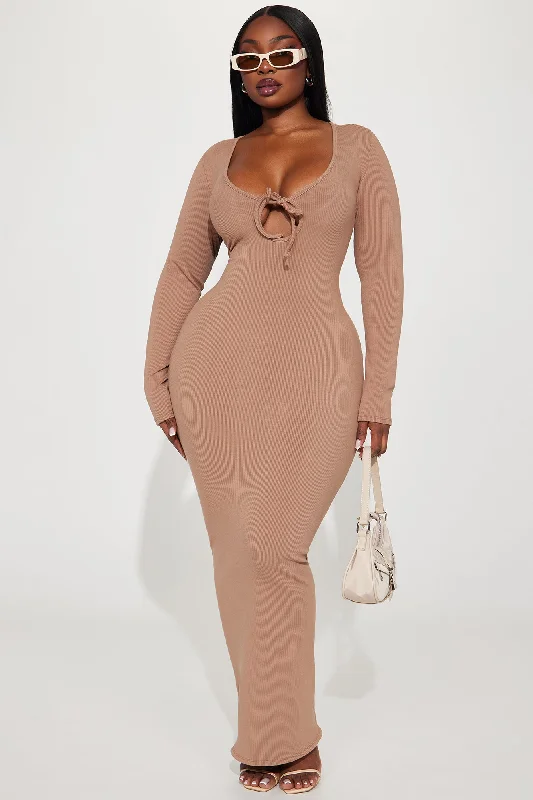 Raya Snatched Maxi Dress - Nude