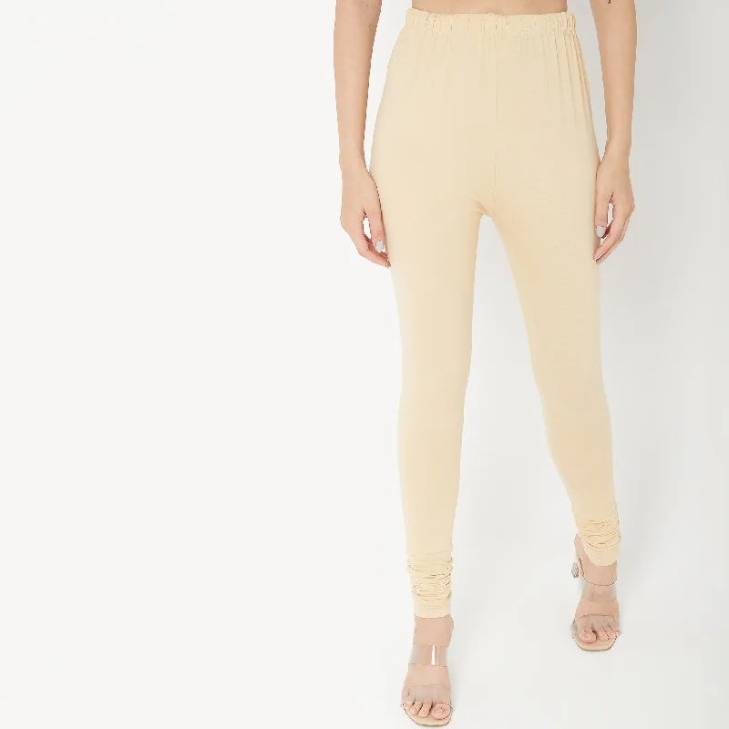 Skinny Fit Solid Mid Rise Leggings